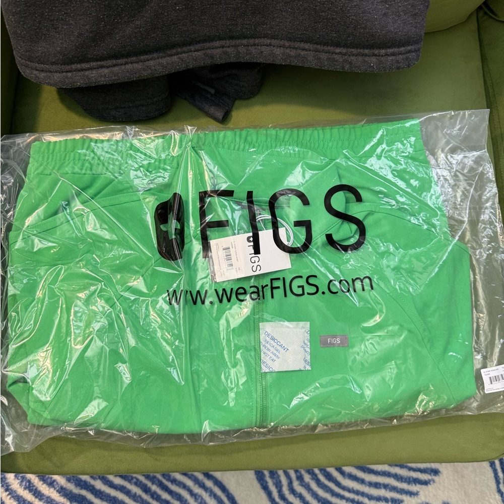 FIGS WOMENS SYDNEY SCRUB JACKET SMALL EMERALD
